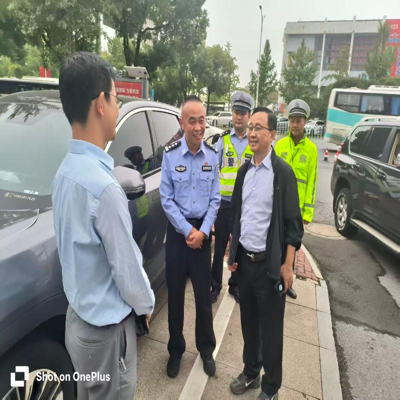 区人大常委会调研政府系统办理代表建议工作情况，巫永生带队